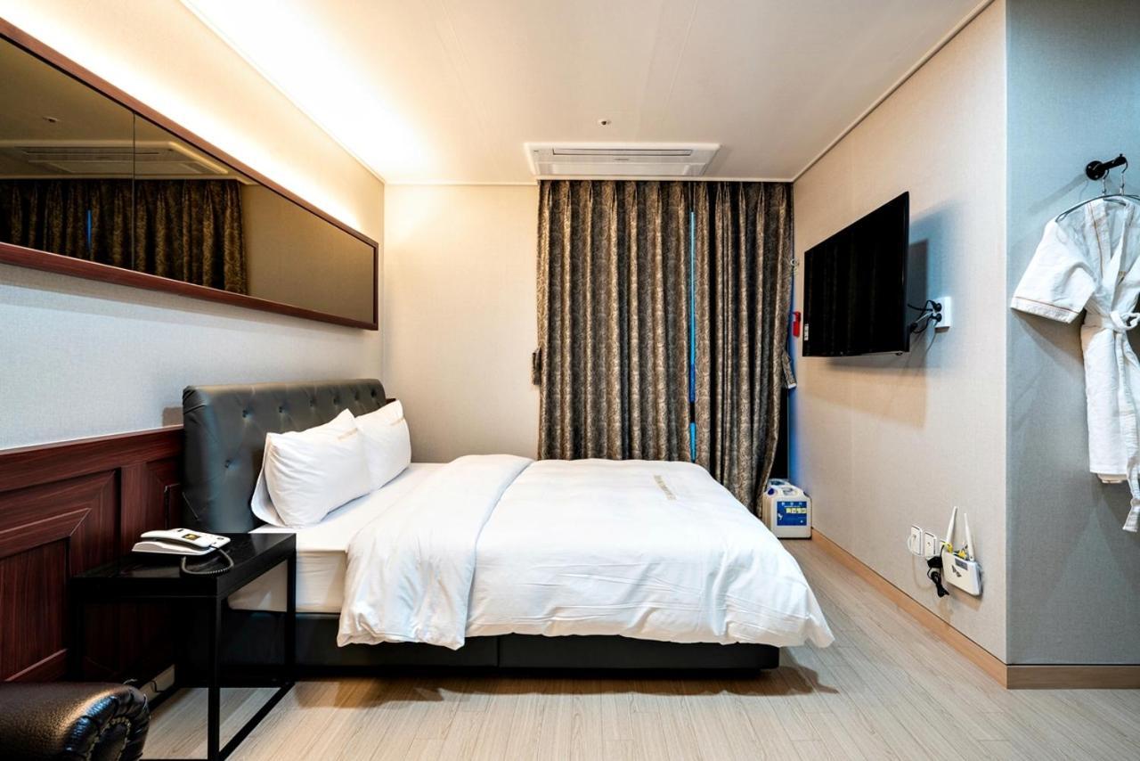 Siheung Seoul Tourist Hotel Екстериор снимка