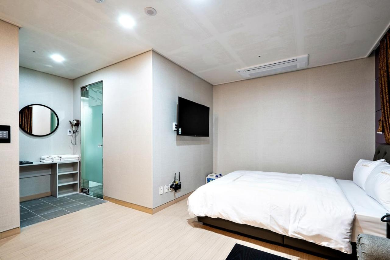Siheung Seoul Tourist Hotel Екстериор снимка