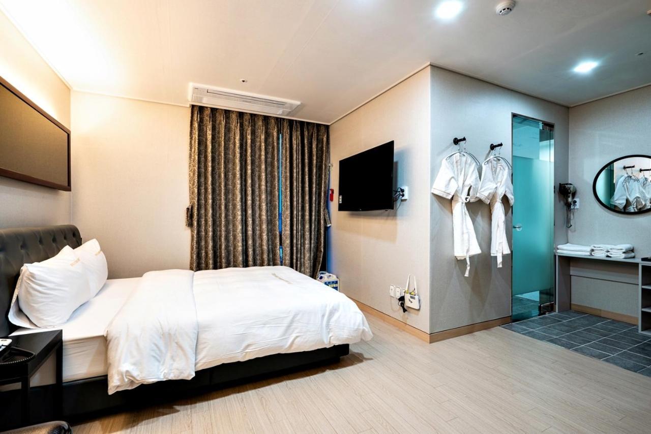 Siheung Seoul Tourist Hotel Екстериор снимка