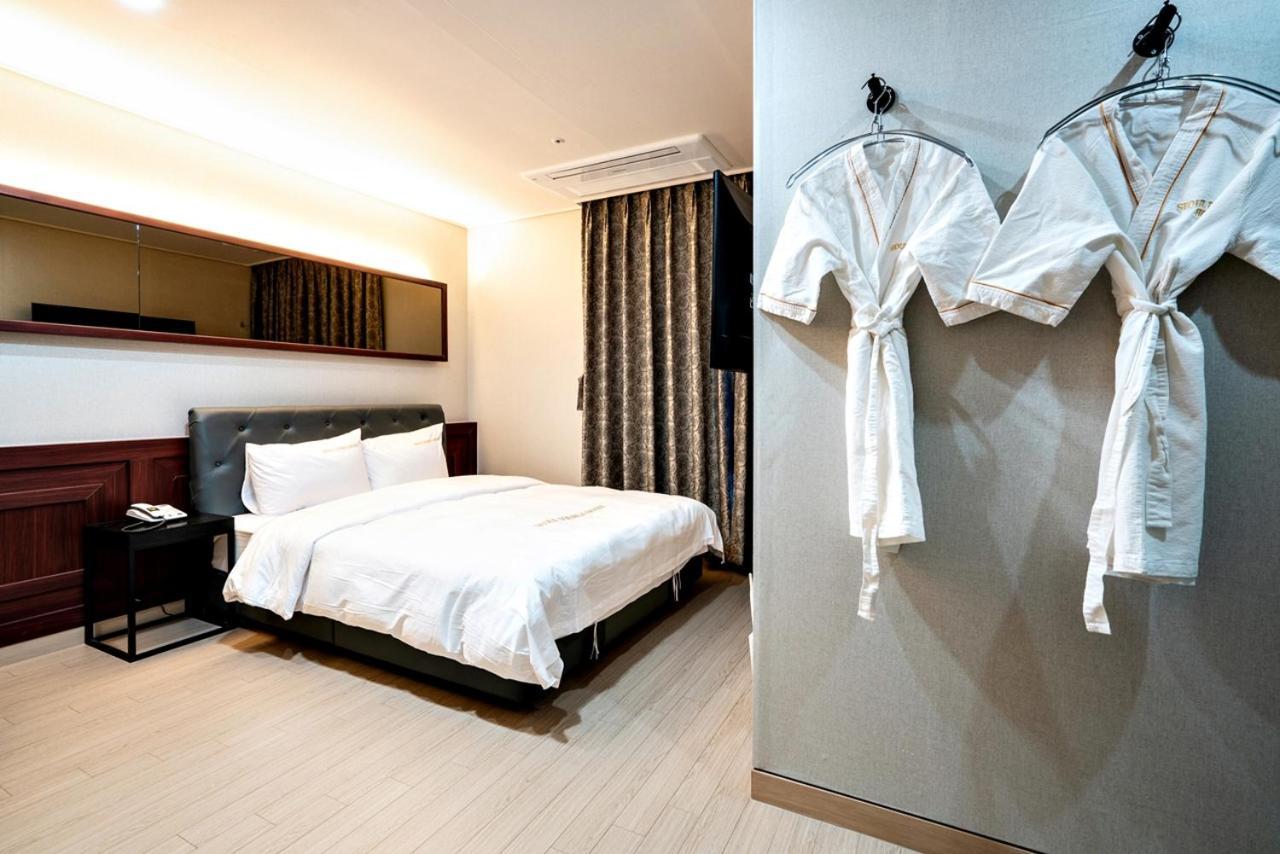 Siheung Seoul Tourist Hotel Екстериор снимка