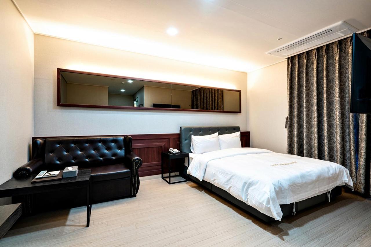 Siheung Seoul Tourist Hotel Екстериор снимка
