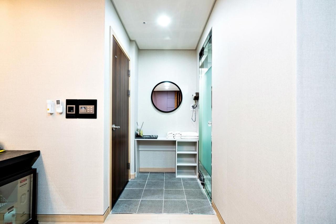 Siheung Seoul Tourist Hotel Екстериор снимка