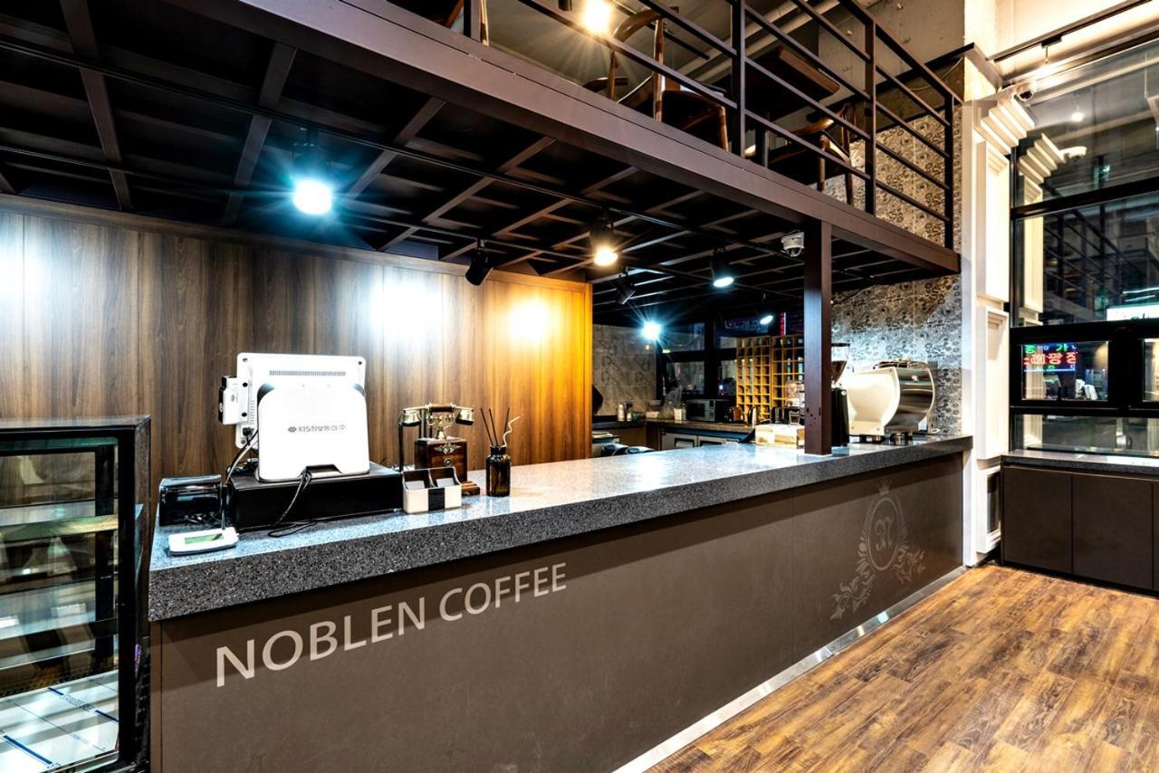 Siheung Seoul Tourist Hotel Екстериор снимка