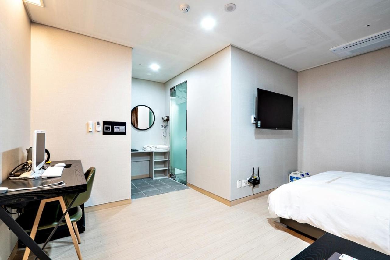 Siheung Seoul Tourist Hotel Екстериор снимка