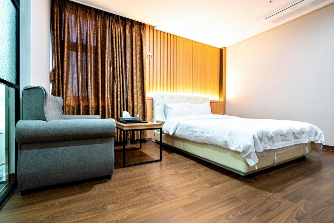 Siheung Seoul Tourist Hotel Екстериор снимка