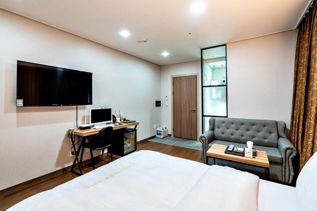 Siheung Seoul Tourist Hotel Екстериор снимка