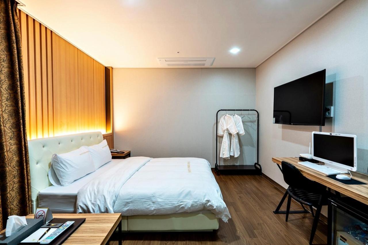 Siheung Seoul Tourist Hotel Екстериор снимка