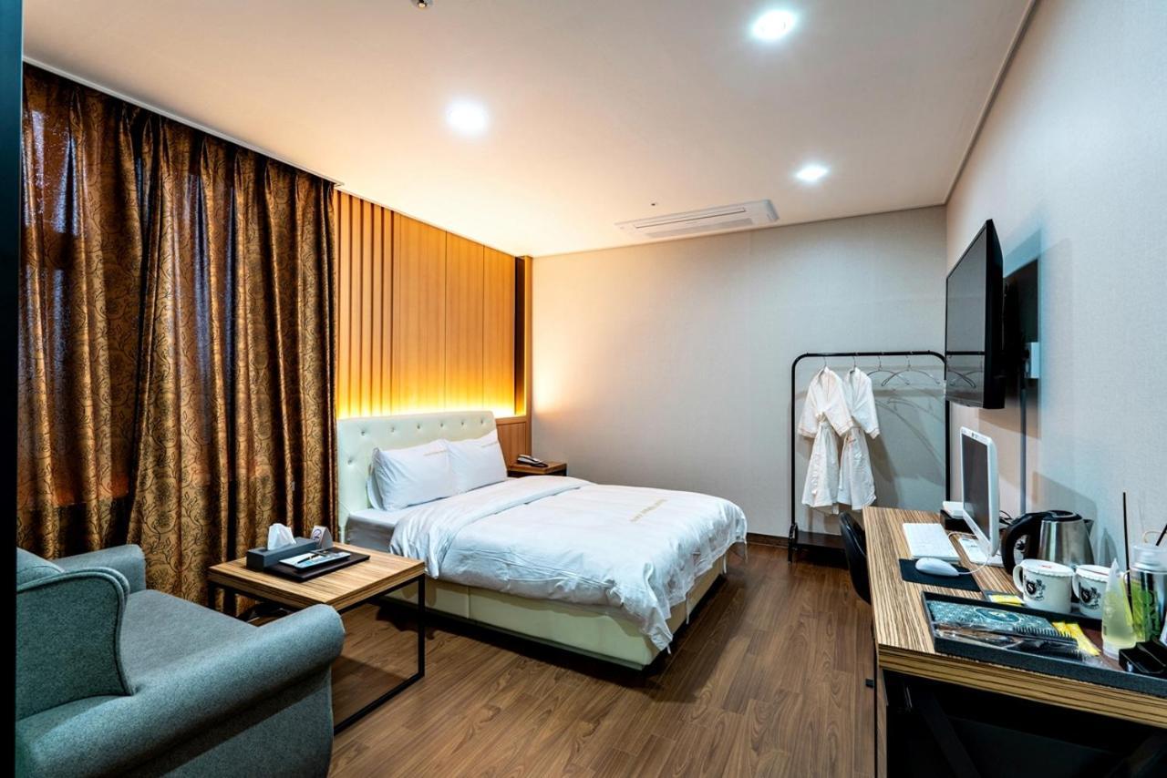 Siheung Seoul Tourist Hotel Екстериор снимка
