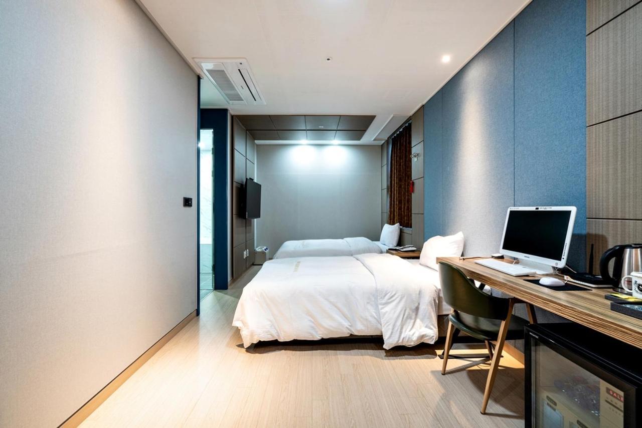 Siheung Seoul Tourist Hotel Екстериор снимка